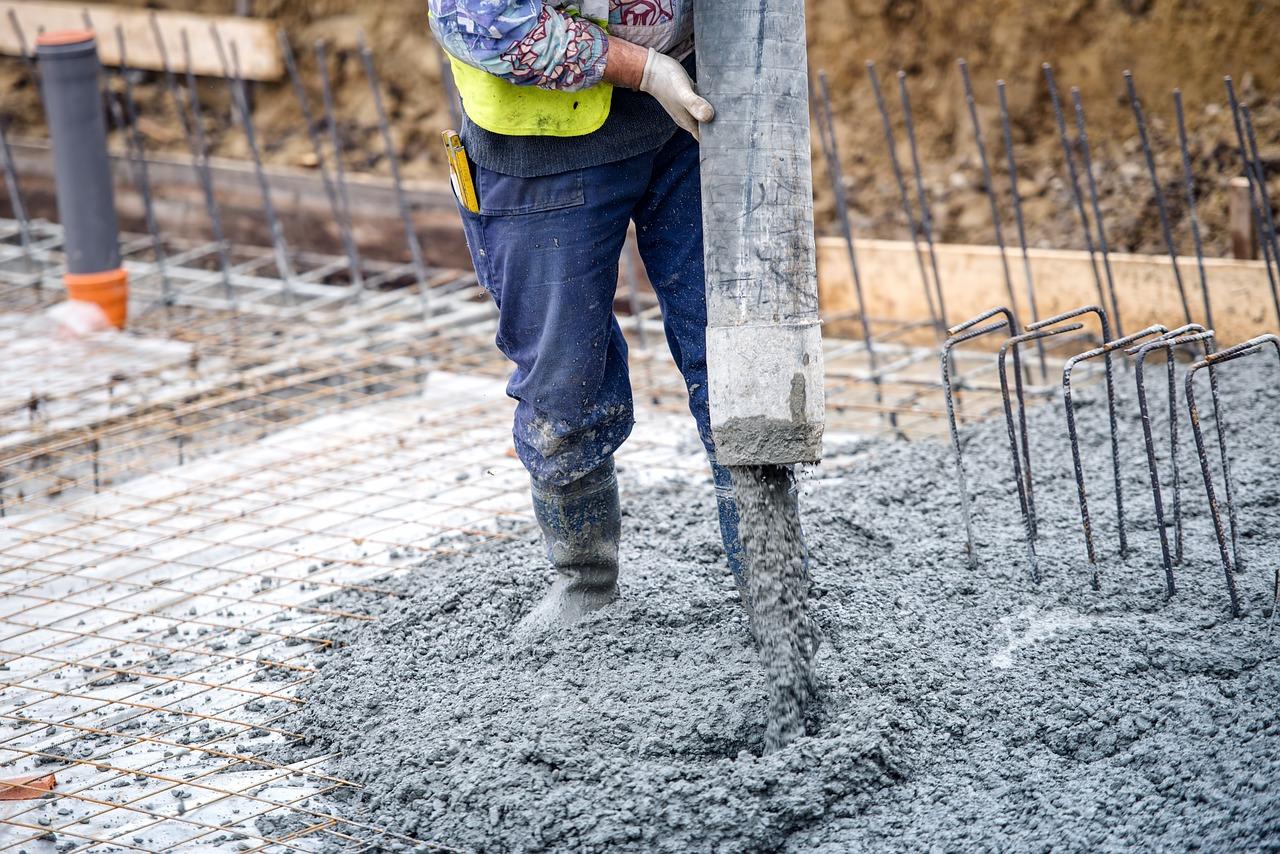 Ile metrów kwadratowych betonu potrzeba na jeden metr sześcienny?