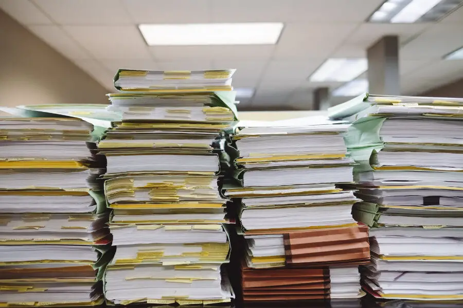 Jak wygodnie i bezpiecznie przechowywać ważne firmowe dokumenty?