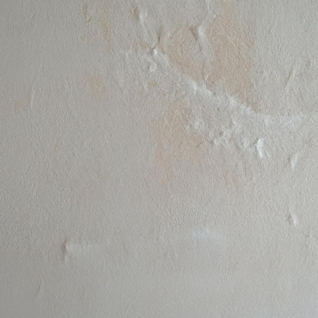 Biała farba do ścian – jaka jest najlepsza? Porównanie popularnych marek i ich właściwości