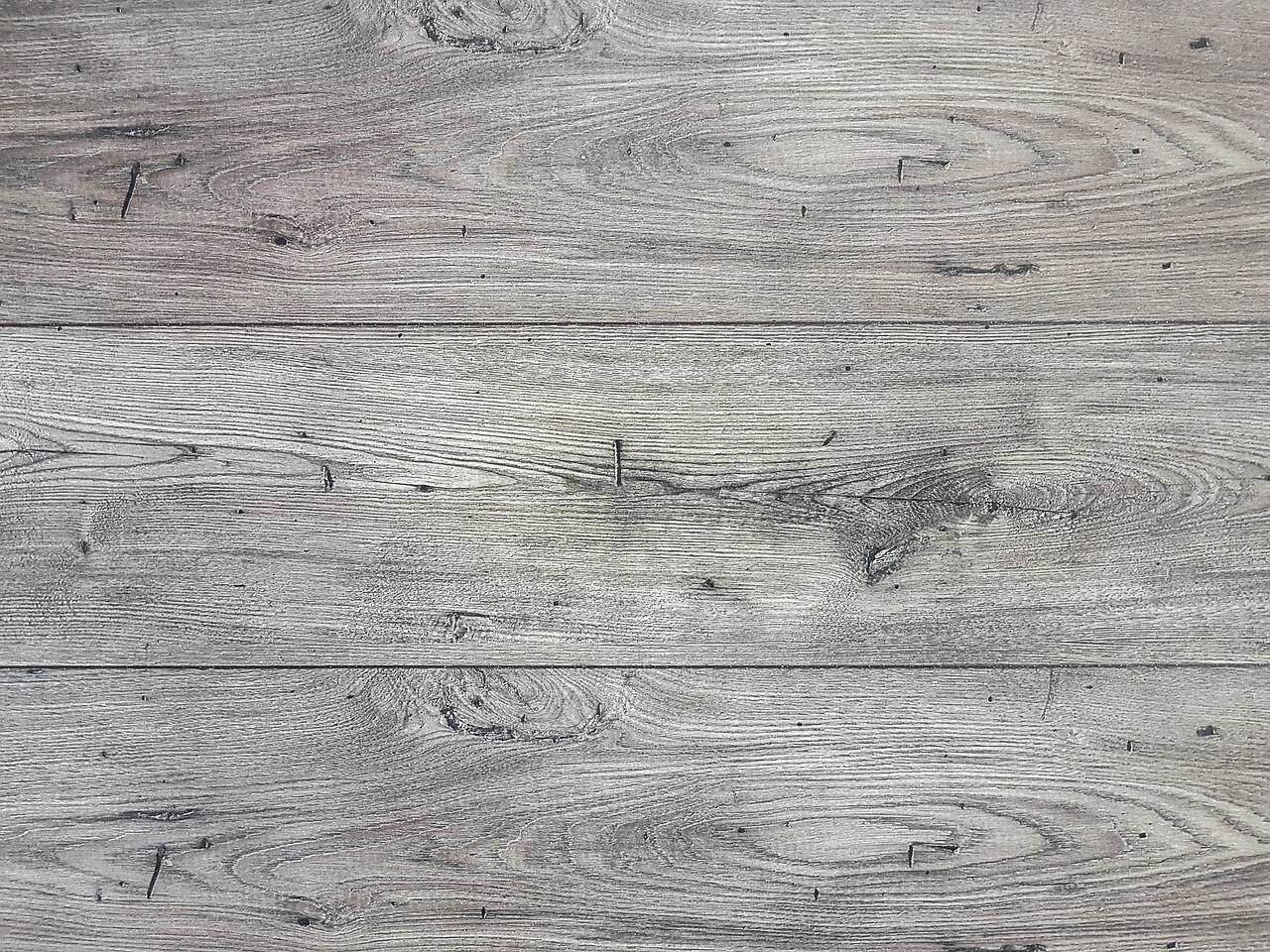 Czym pomalować drewniany blat stołu? Praktyczne porady i inspiracje dla perfekcyjnego wykończenia