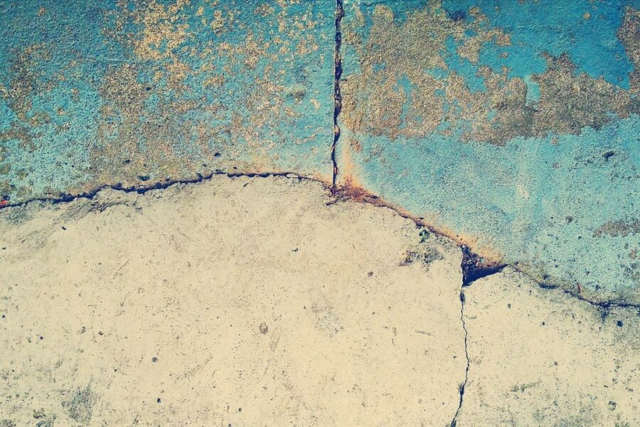Farba jak beton: innowacyjne rozwiązania dla płytek, ścian i nie tylko