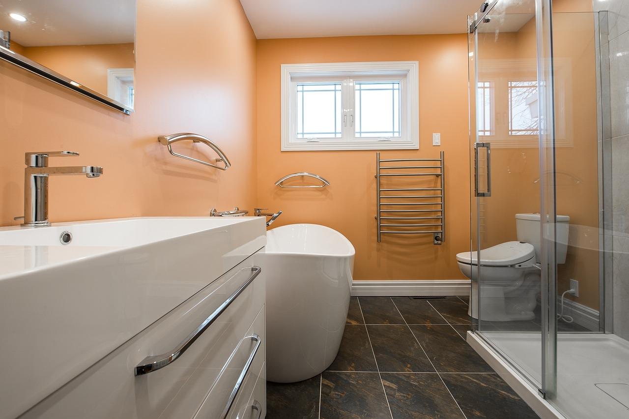 Ile kosztuje remont łazienki o powierzchni 5m2? Przewodnik po cenach i trendy remontowe w 2021 roku