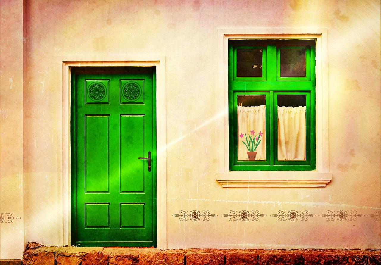 Jak profesjonalnie zmienić kolor drzwi wejściowych: praktyczne wskazówki i porady