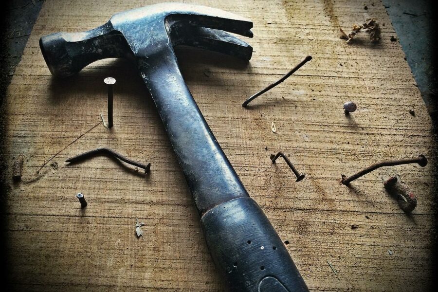 Które remontować najpierw: ściany czy podłogi? Praktyczne porady dla domowych majsterkowiczów