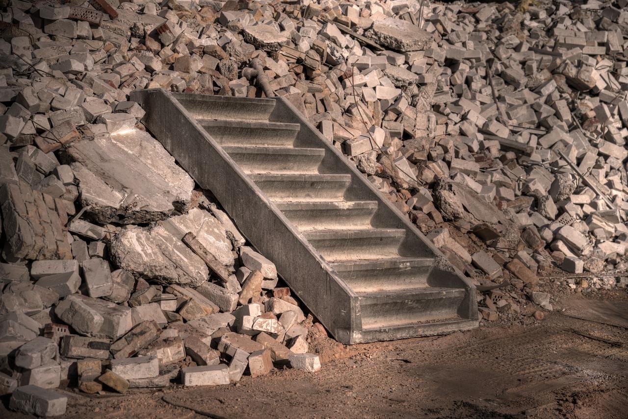 Jak profesjonalnie wykończyć schody betonowe?